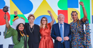 O presidente Lula deu posse a Sonia Guajajara no Ministério dos Povos Indígenas e a Anielle Franco no Ministério da Igualdade Racial, em cerimônia carregada de emoção no último dia 11. Foto: Ricardo Stuckert